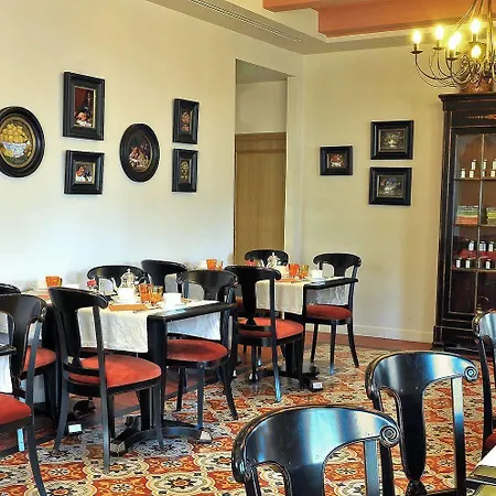 Lara Hotel Bayeux