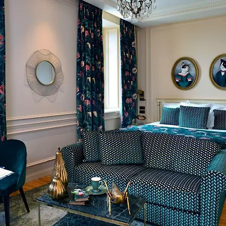 Lara Hotel