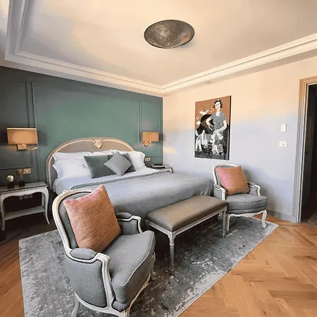 Lara Hotel