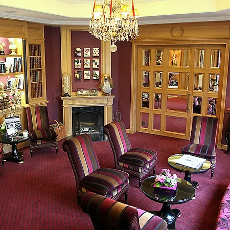 Lara فندق بايو