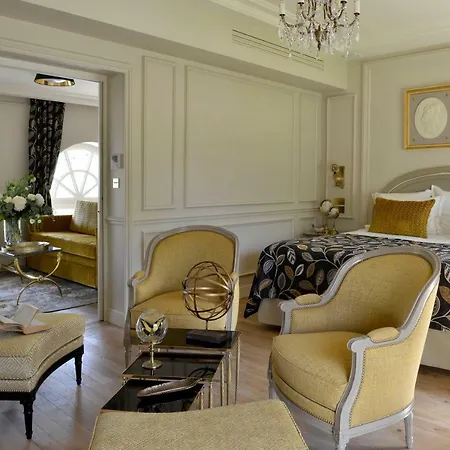 Lara فندق بايو